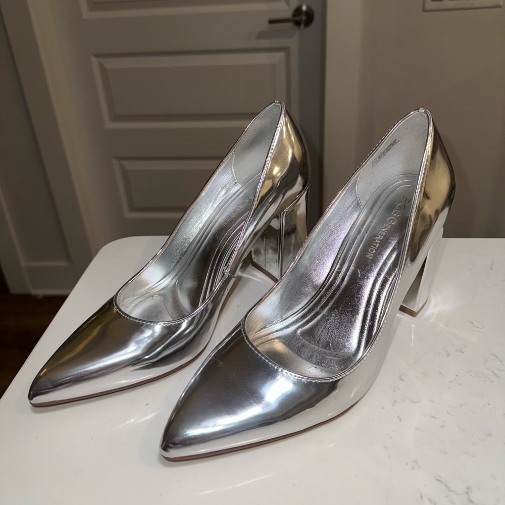 Silver Bcbgeneration Pointed Toe Pump-Midana Size… - image 2